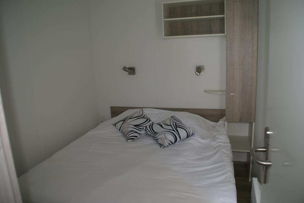 Les Roulottes & Cottages Du Moulin Chenillé-Changé 部屋 写真