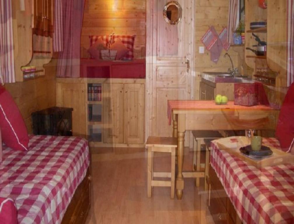 Les Roulottes & Cottages Du Moulin Chenillé-Changé 部屋 写真